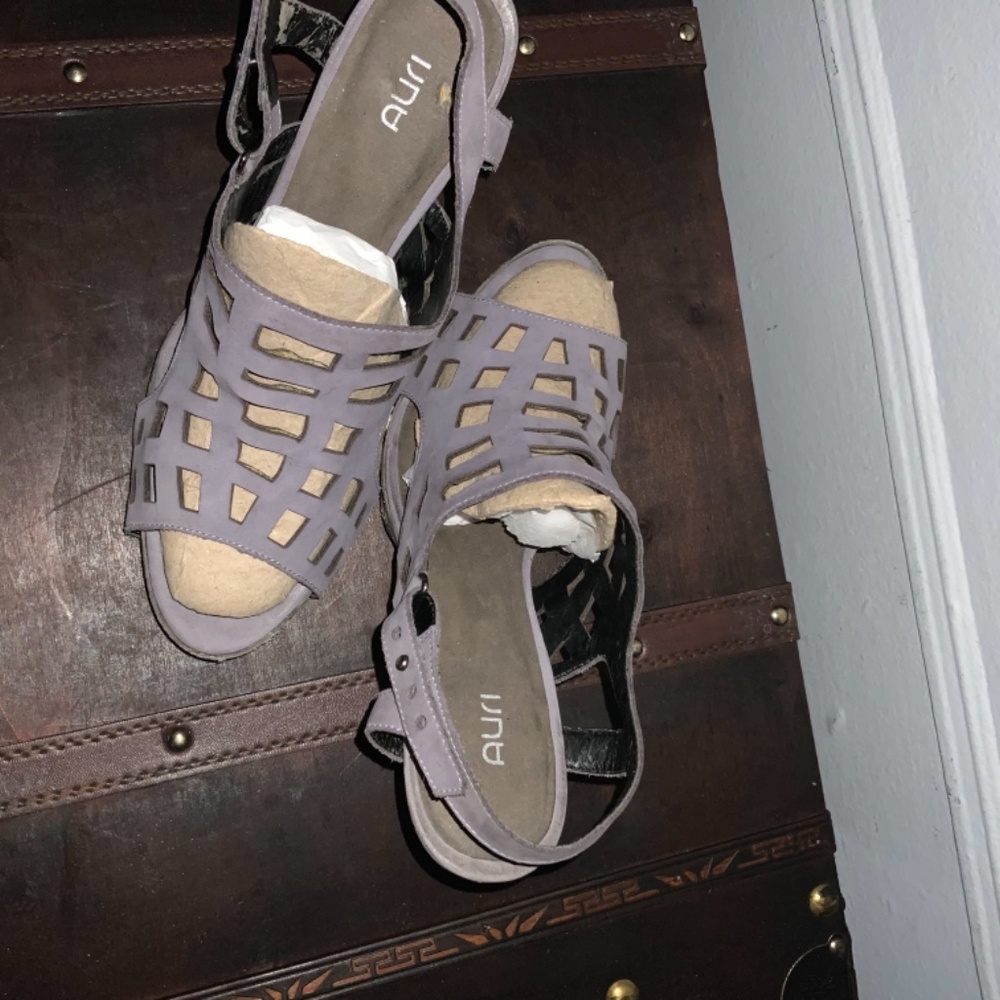 Platform sandal - Picture 2 of 4